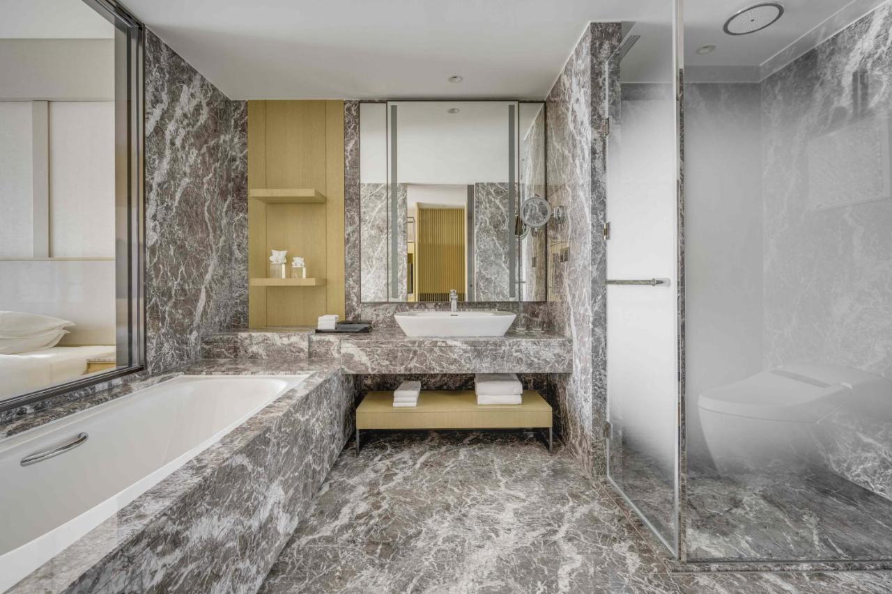 Kaohsiung Marriott Hotel Exterior photo Bathroom
