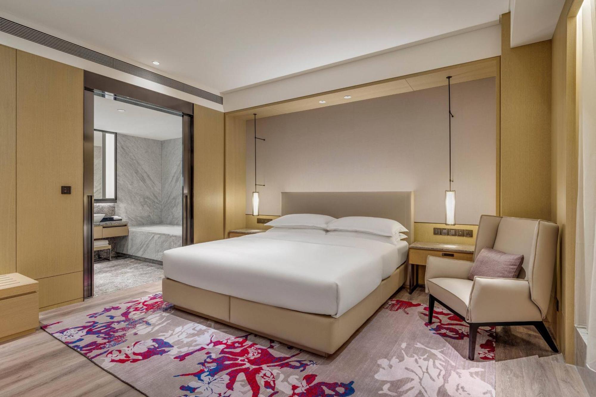 Kaohsiung Marriott Hotel Exterior photo Deluxe Room